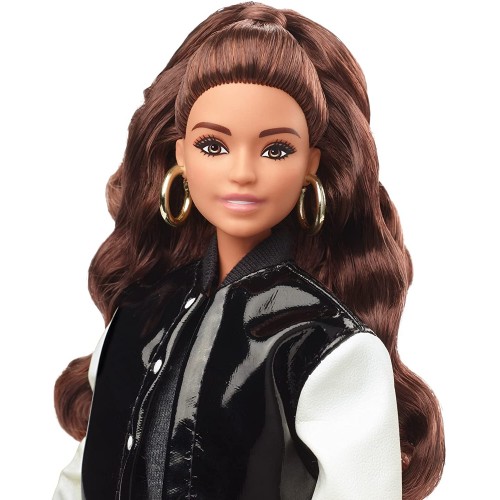 Mattel Barbie Signature Barbiestyle Συλλεκτική Κούκλα Brunette With 2 Tops, Skirt, Jeans, Jacket, Pairs Of Shoes HCB75 194735006