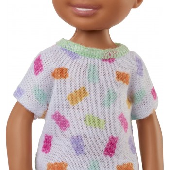 Mattel Τσελσι και Φιλες Boy Doll (Brunette) Colorful Printed T-Shirt, Blue Shorts and White Shoes DWJ33 / HGT06 194735056866