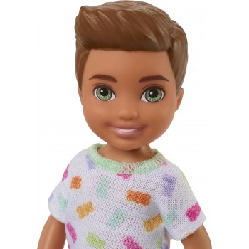 Mattel Τσελσι και Φιλες Boy Doll (Brunette) Colorful Printed T-Shirt, Blue Shorts and White Shoes DWJ33 / HGT06 194735056866