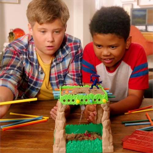 Spin Master Arcade Game Sink N Sand and Kinetic Sand 6065695 778988441046
