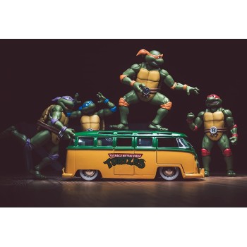 Jada Toys Turtles Leonardo 1962 VolksWagen Bus 1 24 253285000 4006333070990
