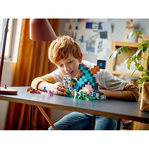 LEGO Minecraft Το Φυλάκιο Του Σπαθιού 21244 5702017415796