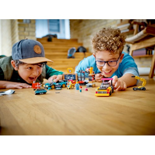 LEGO City Custom Car Garage 60389 5702017416441