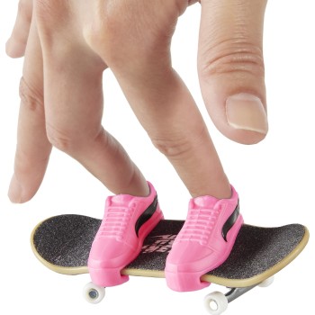 Mattel Hot Wheels Skate and Shoes Skull Grind HGT46 / HGT47 194735057337