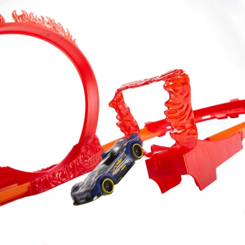 Mattel Hot Wheels Track Set, Fire-themed Set and 1 Car, 16 Track-building Stunting Components in Stackable Toy Storage Box HMC04