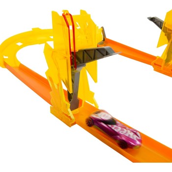 Mattel Hot Wheels Track Set With 1 Car, 12 Boosting Components, Stackable Toy Storage Box, Lightning-themed Builder HNN38 / HMC0
