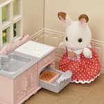 Epoch Sylvanian Families Red Roof Cosy Cottage Starter Home - Dollhouse Playset, 5567 5054131055670
