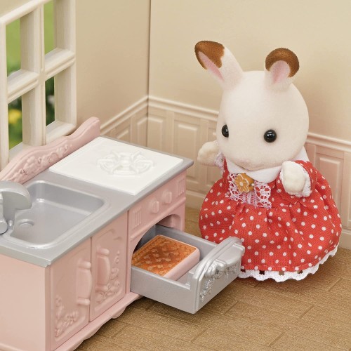 Epoch Sylvanian Families Red Roof Cosy Cottage Starter Home - Dollhouse Playset, 5567 5054131055670