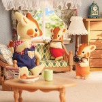 Epoch Sylvanian Families  Giraffe Family Figures For Dollhouse 5639 5054131056394