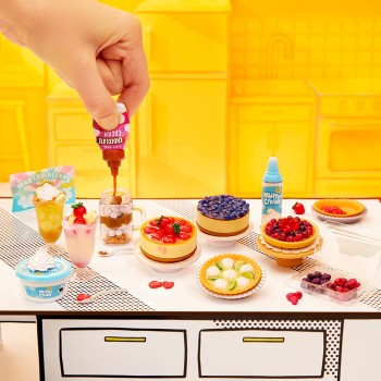 MGA Entertainment Miniverse Make It Mini Food Diner Series 1 Minis, Blind Packaging, Diy, Resin Play, Collectors 591412EUC 03505