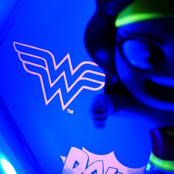wow stuff Wow! Pods Wonder Woman - Official DC Comics Superhero Light-Up Bobble-Head DC-1005-03 5055394016866