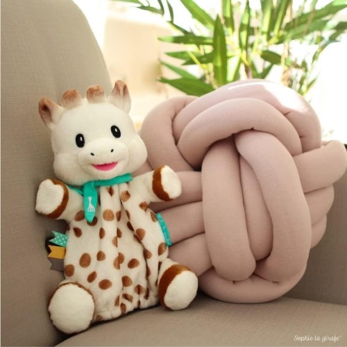 Sophie La Giraffe Sophie The Giraffe Super Soft Puppet Comforter S010334 3056560103344