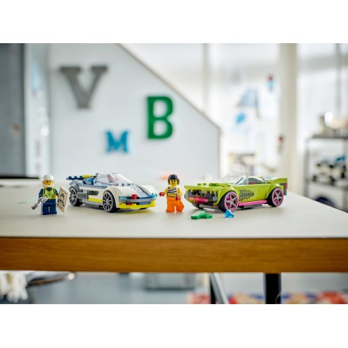LEGO city κυνηγητό αυτοκινήτου αστυνομίας και muscle car 60415 5702017583679