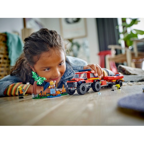 LEGO city πυροσβεστικό όχημα 4x4 με φουσκωτό διάσωσης 60412 5702017582948