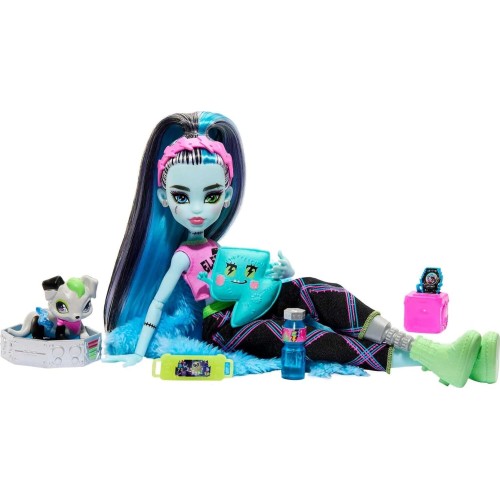 Mattel Monster High Doll And Sleepover Accessories, Frankie Stein With Pet Dog Watzie, Creepover Party HKY68 194735110698