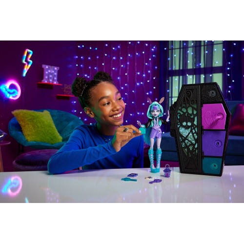 Mattel Monster High Skulltimate Secrets Neon Frights Twyla Doll HNF82 194735139170