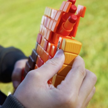 Hasbro Nerf Minecraft Firebrand, Dart Blasting Axe, 6 Elite Foam Darts, Design Inspired By Axe In The Game F8953 5010996212306