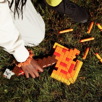 Hasbro Nerf Minecraft Firebrand, Dart Blasting Axe, 6 Elite Foam Darts, Design Inspired By Axe In The Game F8953 5010996212306