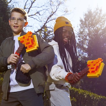 Hasbro Nerf Minecraft Firebrand, Dart Blasting Axe, 6 Elite Foam Darts, Design Inspired By Axe In The Game F8953 5010996212306