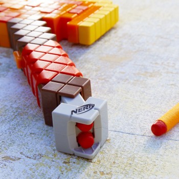 Hasbro Nerf Minecraft Firebrand, Dart Blasting Axe, 6 Elite Foam Darts, Design Inspired By Axe In The Game F8953 5010996212306