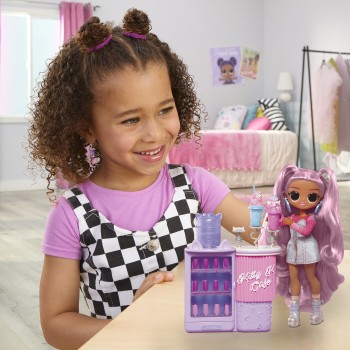 MGA Entertainment LOL Surprise OMG Sweet Nails Στούντιο Νυχιών – Κούκλα Kitty K Cafe 503859-EUC 035051503859