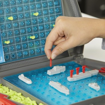 Hasbro gaming battleship board game strategy F4527 