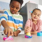 Spin Master Kinetic Sand, Soft Serve Station With 396g of Play Sand blue, Pink and Whit 6068385 778988501719