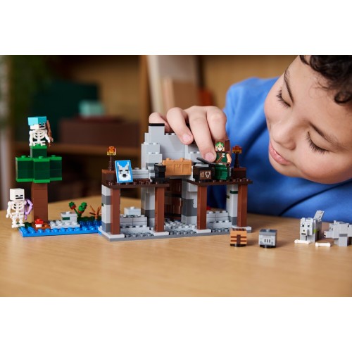 LEGO Minecraft the wolf stronghold 21261 5702017583372