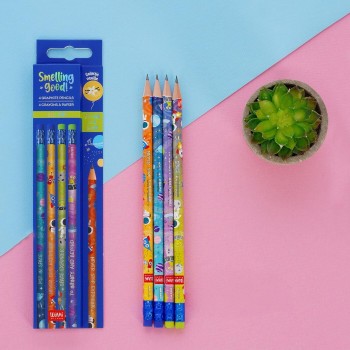 Legami Set Of 4 Scented Hb Pencils - Smelling Good, Strawberry Scent, Foil Details, With Eraser, Natural Wood School Pencils, Ch