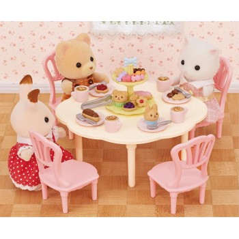 Epoch Sylvanian Families Sweets Party Set Σετ Πάρτι Με Γλυκά - Σετ Παιχνιδιού Κουκλόσπιτου 5742 5054131057421