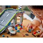 LEGO City Χωρίς Όρια: Πίστα Με Ράμπα Για Αγωνιστικά Αυτοκίνητα 60460 5702017812601