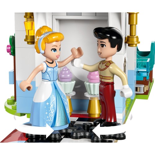 LEGO Disney Princess Disney Cinderellas Castle And Horse Carriage 43275 5702017814636