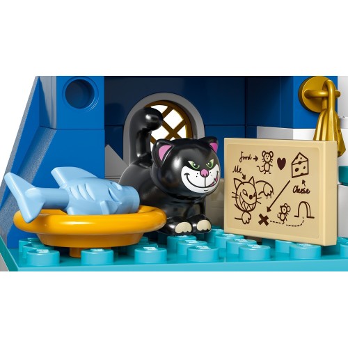 LEGO Disney Princess Disney Cinderellas Castle And Horse Carriage 43275 5702017814636