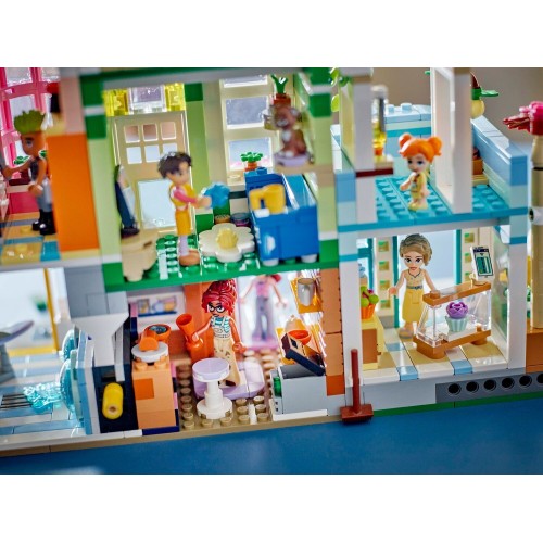 LEGO Friends Διαμερίσματα Και Καταστήματα Στη Χάρτλεϊκ Σίτυ 42670 5702017815336