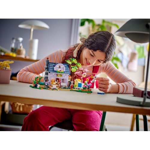 LEGO Friends beekeepers house and flower garden 42669 5702017815329