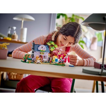 LEGO Friends beekeepers house and flower garden 42669 5702017815329