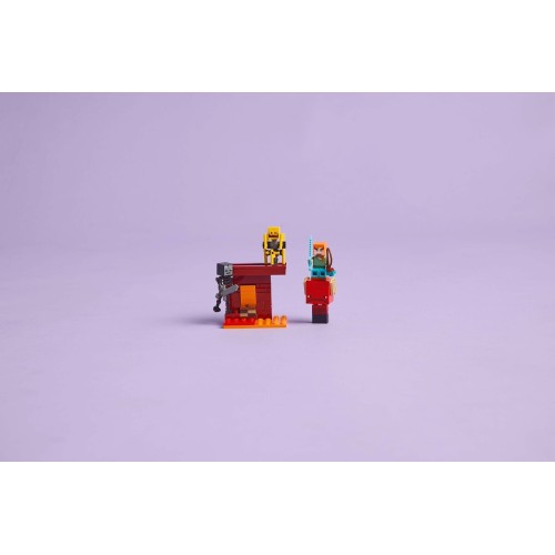 LEGO Minecraft the nether lava battle 21266 5702017815404