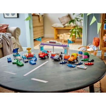 LEGO DUPLO Formula 1  Town F1® Racing Cars And Team Drivers 10445 5702017815565