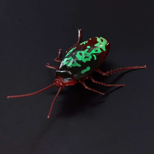 ZURU Robo Alive Creepy Crawlies Crawling Cockroach Glow In The Dark Series 2 11807152 4894680019843