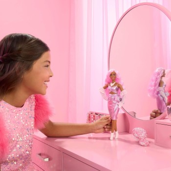 Mattel barbie deluxe  doll 1 in barbiecore outfit, pink hair and glossy pink dress HYV25 194735255979
