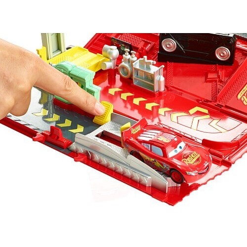 Mattel Disney Cars Action Drivers Mack - Νταλίκα Γκαράζ DKV46 887961249620