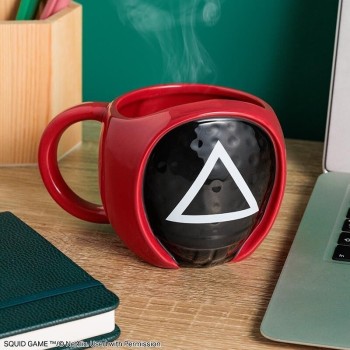 Paladone: squid game - shaped mug (500ml) (pp13304sg) 096288 5056577735758