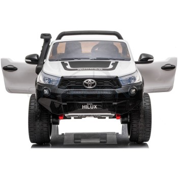 Skorpion Wheels Electric Car Toyota Hilux Original License 12V - White 5247074 5201671007113