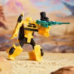 Hasbro Transformers Cyberworld Armored Cyber Changers Bumblebee Action Figure G0747 / G1045 5010996319791