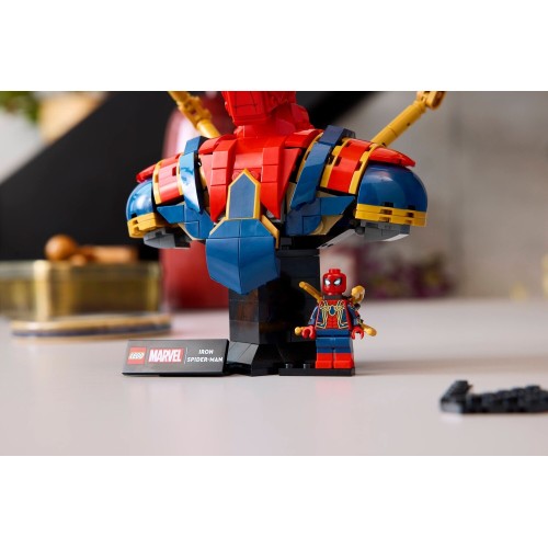 LEGO Marvel Super Heroes Iron Spider-man Bust 76326 5702017817989