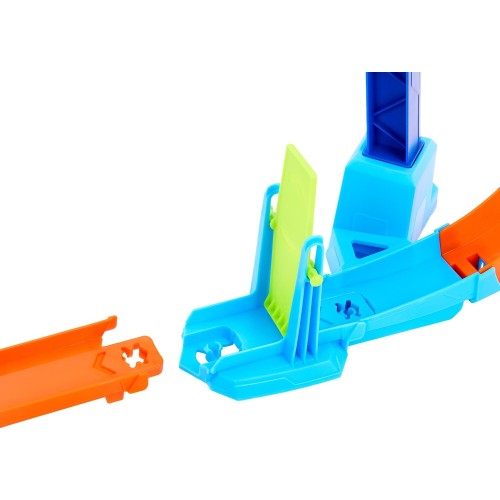 Mattel Hot Wheels Stunt Tracks Corkscrew Jump Champion Track Set & 1:64 Scale Toy Car, Speed Snap Track GBF81 / JFH36 1947352972