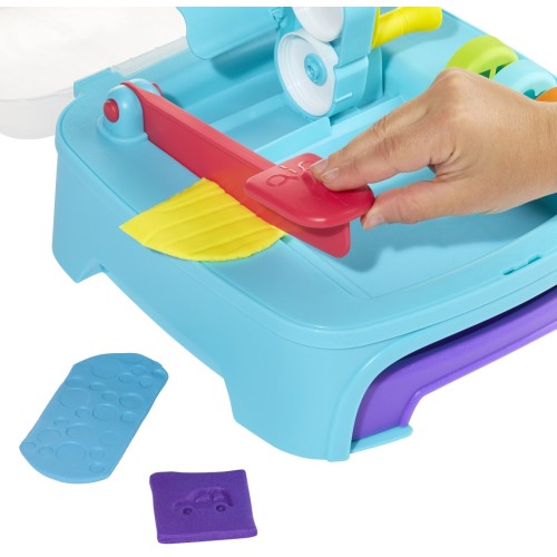 MGA Entertainment Wonder Factory Never Dry Dough Creation Station 595090-EUC 035051595090