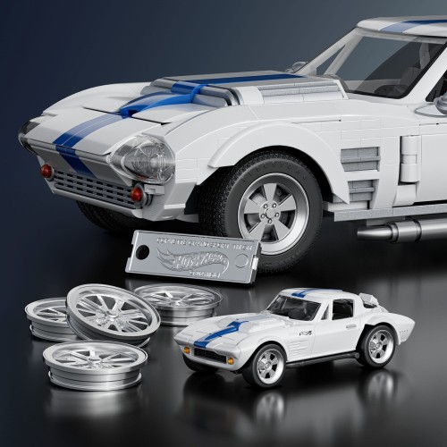 Mattel Brick Shop Hot Wheels Corvette Grand Sport Building Toy Kit (918 Pieces), For Collectors JGR31 194735320592