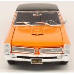 maisto 31885 - pontiac gto hurst vehicle  1965 scale 1/18, random color 48/31885 OG 090159318859