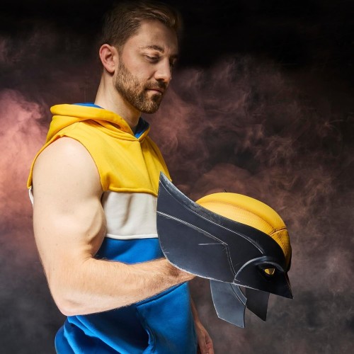 Marvelous Europe Marvel Avengers Legends Series Wolverine Premium Roleplay Mask, Yellow G0646 5010996337146